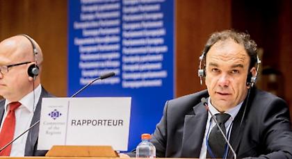 Απίστευτο σχόλιο από τον πρώην δήμαρχο Κηφισιάς: «Όλοι όσοι μιλάμε ελληνικά, ΑΕΚ»! (pics)