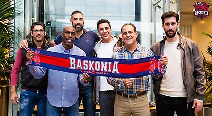 Με τους νταμπλούχους του 2002 της Ταού ο Χαρίσης (video)