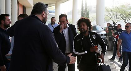 Κόλλησε η αποστολή του ΠΑΟΚ, με τα… πόδια στο γήπεδο οι παίκτες