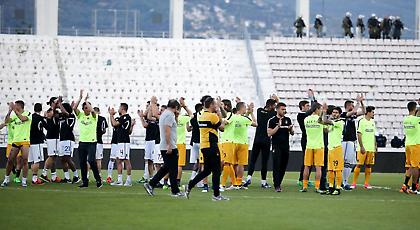 Στις 21:00 η σέντρα του τελικού