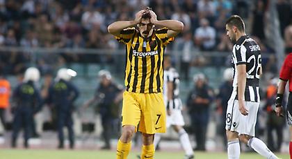 Έξαλλος ο Χριστοδουλόπουλος για το οφσάιντ-Τον κράταγαν οι συμπαίκτες του