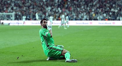 Εφτάψυχη Φενέρ, ισοφάρισε με εννιά παίκτες την Μπεσίκτας στο 94’!