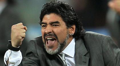 Στα Εμιράτα ο Μαραντόνα