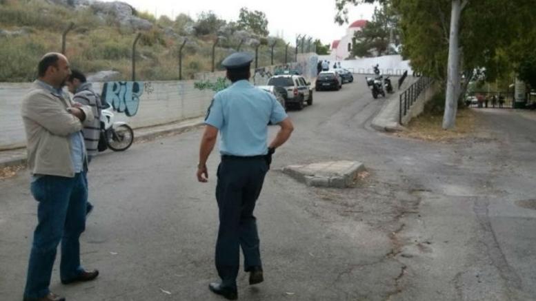 Οπλισμένος άνδρας κατέλαβε τα γραφεία του ΟΚΑΝΑ στα Χανιά (pics)