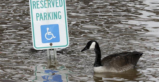 Σε κατάσταση έκτακτης ανάγκης το Μόντρεαλ μετά τις σφοδρές πλημμύρες