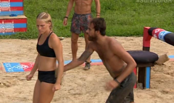 Survivor: Η άσεμνη χειρονομία του Μάριου στη Σάρα που την εκνεύρισε