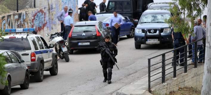 Ταμπουρωμένος με όπλο στα Χανιά: Παραδόθηκε μετά από 8 ώρες