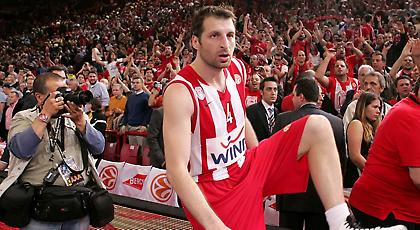 Ευχές Ολυμπιακού στον Παπαλουκά