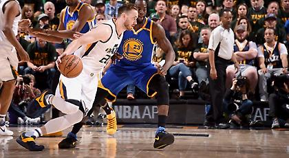 «Σκούπισαν» για πλάκα οι Γουόριορς