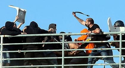 ΝΤΟΚΟΥΜΕΝΤΟ: Βίντεο-σοκ ωμής βίας από τις άγριες συμπλοκές στον τελικό!