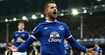 «Δένει» τον Μιραλάς η Έβερτον