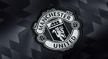 Η καινούργια εκτός έδρας φανέλα της Μάντσεστερ Γιουνάιτεντ (pics/video)