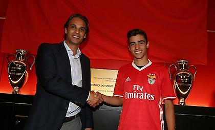 Επαγγελματικό συμβόλαιο στην Μπενφίκα ο γιος του Κονσεϊσάο