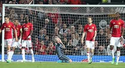 Ο (κόκκινος) διάβολος ΔΕΝ έσπασε το ποδάρι του!