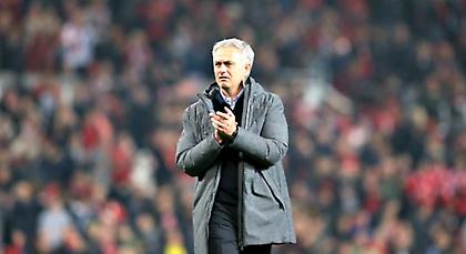 Μουρίνιο: «Δεν έχω περιθώριο για άλλες άσπρες τρίχες»