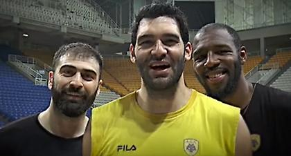 Οι παίκτες της ΑΕΚ εύχονται στις μαμάδες τους (video)