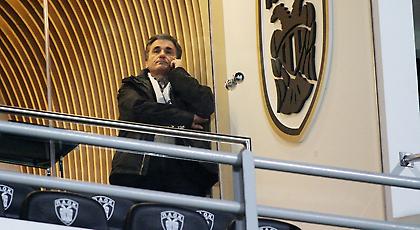 Το «ντου» της πολιτικής στο ποδόσφαιρο!