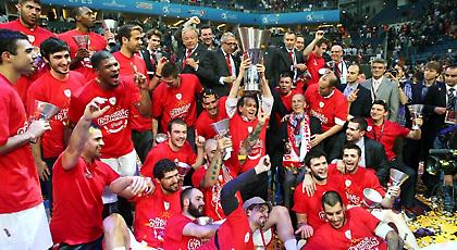 Ολυμπιακός: «Το μεγαλύτερο έπος στο Παγκόσμιο μπάσκετ»