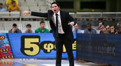 Πασκουάλ: «Έπαιξε περισσότερο σαν ομάδα η ΑΕΚ από εμάς»