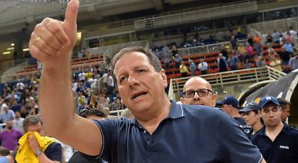 Στα αποδυτήρια ο Αγγελόπουλος