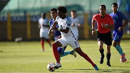 Παίκτης της Αγγλίας Κ17 έπεσε αναίσθητος στο έδαφος (video)