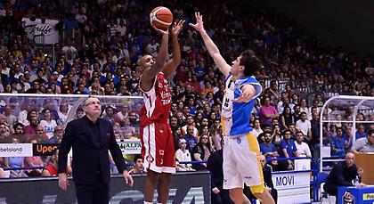 Πήρε… κεφάλι η Αρμάνι