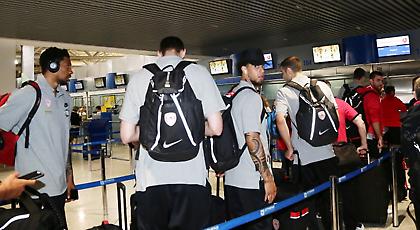 Η αναχώρηση του Ολυμπιακού για την Κωνσταντινούπολη (pics/video)