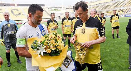 Έπαιξαν μπάλα Άρης και Εθνική 2004 για τον Αρτούρ Λεγκμπέλο (pics)