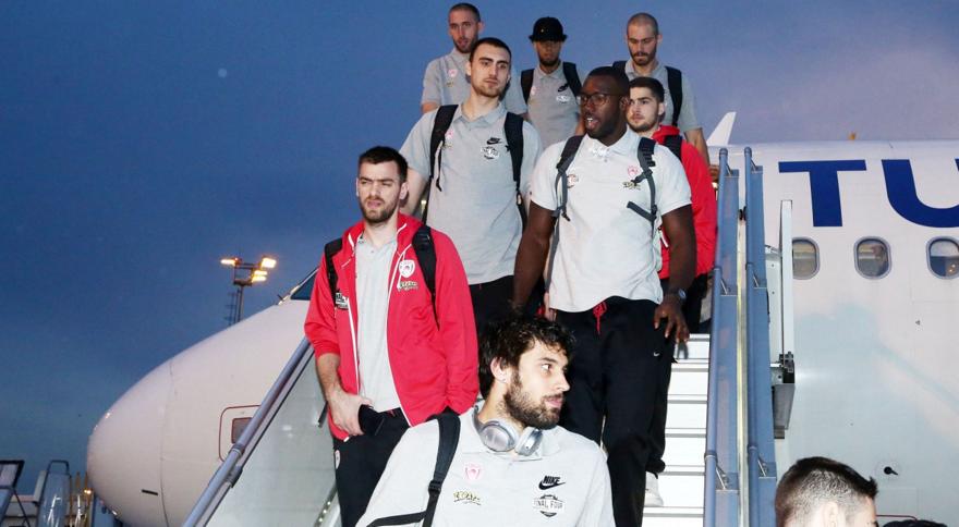 Εικόνες από την άφιξη του Ολυμπιακού στην Τουρκία
