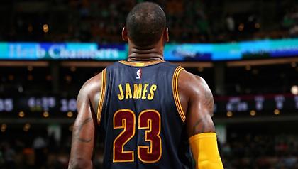 Ο Λεμπρόν την... έσπασε στους Σέλτικς