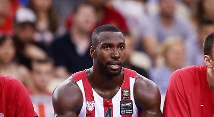 Γιάνγκ: «Να δείξουμε το καλό αμυντικό μας πρόσωπο» (video)