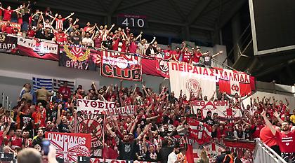 Ο κόσμος του Ολυμπιακού στο «Σινάν Ερντέμ» (pics)