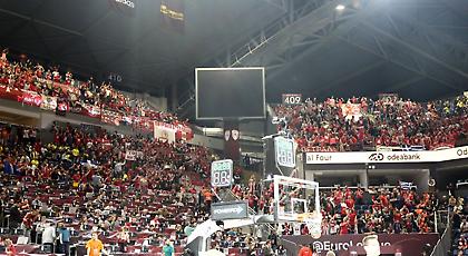 Οπαδός στο «Σινάν Ερντέν» υποστηρίζει ΤΣΣΚΑ, Παρτιζάν και ΠΑΟΚ (pic)