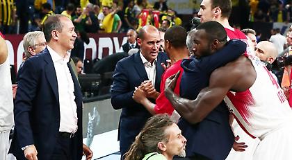 Αγγελόπουλοι: «Μια οικογένεια δεν την κερδίζεις όσα εκατομμύρια κι αν έχεις» (video)