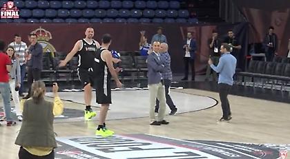 Ο Βούιτσιτς το βάζει από το κέντρο, φωνάζοντας: «Σπανούλης»! (video)