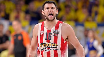 Παπανικολάου στον ΣΠΟΡ FM: «Παλεύουμε δέκα μήνες για αυτόν τον τίτλο»