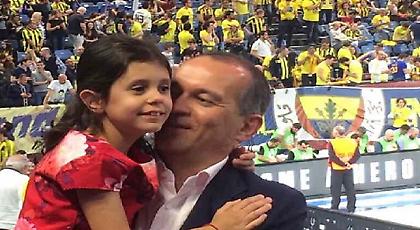 Οι πανηγυρισμοί του Γιώργου Αγγελόπουλου με την κόρη του