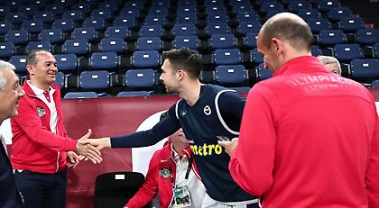 Χαιρέτησαν τους Αγγελόπουλους Σλούκας και Ομπράντοβιτς