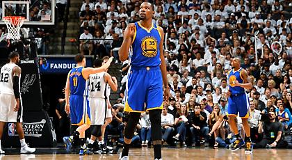 Με τη… σκούπα στα χέρια οι Γουόριορς!