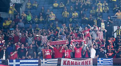 Αποτράπηκε απόπειρα «ντου» οπαδών της Φενέρ στους Ολυμπιακούς