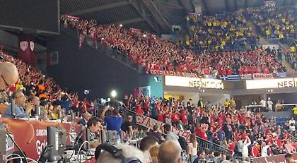 Πολύ λιγότεροι αλλά… φωνακλάδες οι Ολυμπιακοί (video)