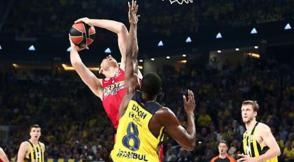 Η μαγική πάσα του Μιλουτίνοφ στον Γουότερς (video)