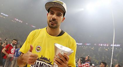 Σλούκας: «Θα δούμε το καλοκαίρι τι θα γίνει με το συμβόλαιό μου»