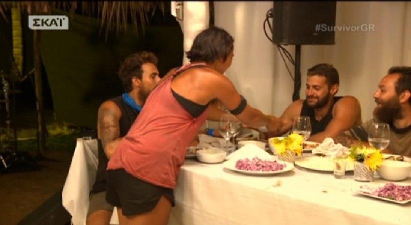 Survivor: Ο Κωνσταντίνος Βασάλος απαντά για το φιλί στην Τουρκάλα! Επικό σχόλιο Σπαλιάρα!