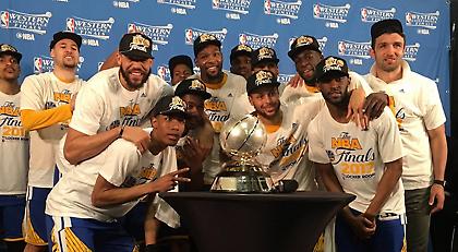 «Σκούπα» και ρεκόρ για Γουόριορς