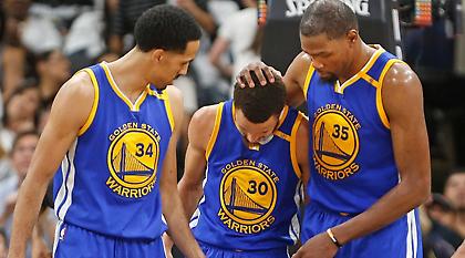 Τα «όργια» του Κάρι στον αγώνα με τους Σπερς (video)