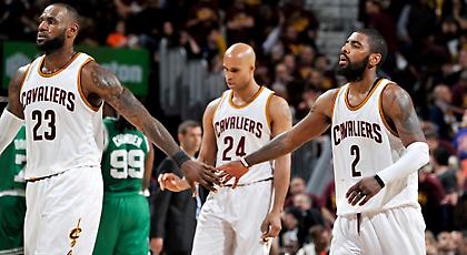 Μόνοι τους (οι Τζέιμς-Ίρβινγκ) κι όλοι τους (οι Σέλτικς)!