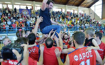 Τρελό πάρτι από Φάρο στο Κερατσίνι (pics)