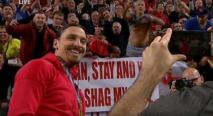 Ο Ζλάταν φωτογραφήθηκε με οπαδό που του «παραχωρεί» την γυναίκα του! (pics/video)