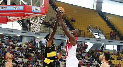 «Σκουπίζει» τον Άρη και βλέπει Παναθηναϊκό